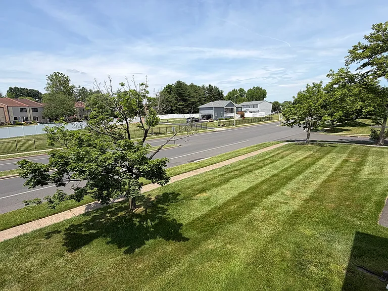 4548 Rosemarie Dr — Photo 23