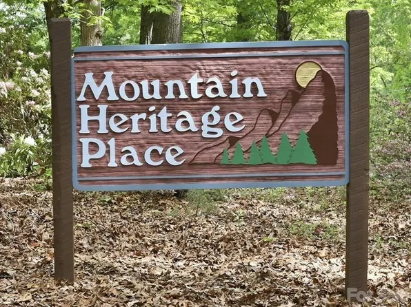 7 Mountain Heritage Pl, Candler, NC 28715