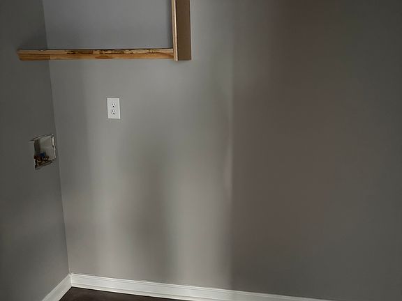 2nd image of 8761-63 E Chris #8763