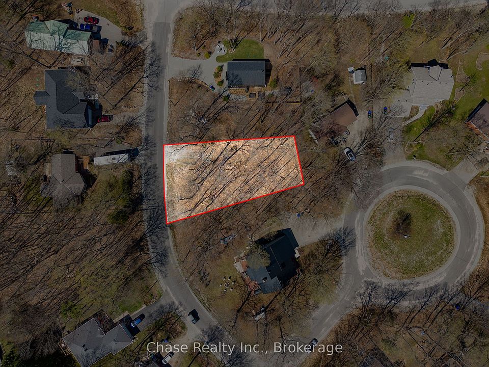 1st image of 7 Oneida Cres