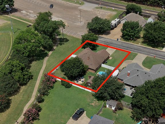 2nd image of 643 Winchester Dr