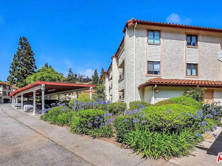 501 Palisades Dr #221 — Photo 22