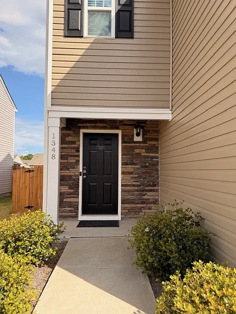 Building Photo - 1348 Saddle Ct