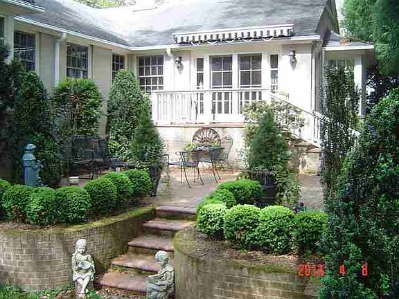 2nd image of 444 S Fairview Avenue Ext