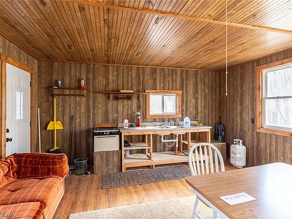 2nd image of 22681 Lexington Rd