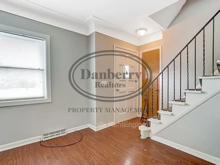 1115 Secor Rd — Photo 4