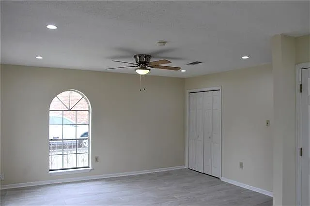 3709 Bunkerhill Dr — Photo 12