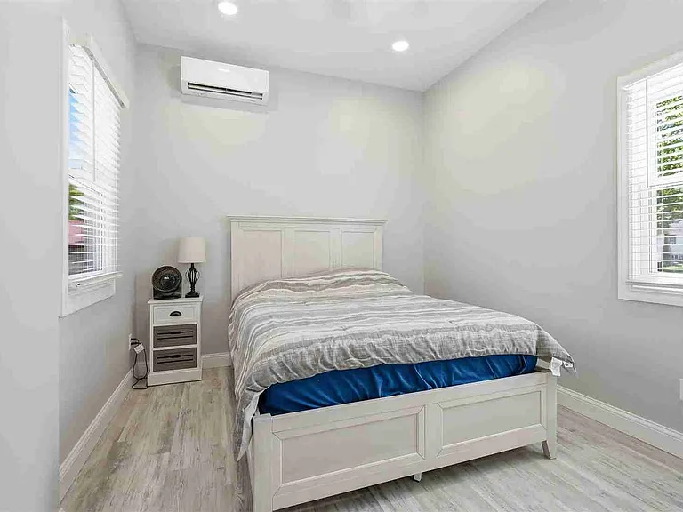 1 White Pl — Photo 22