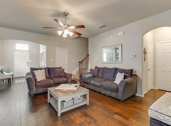 3rd image of 5640 Grenada Dr