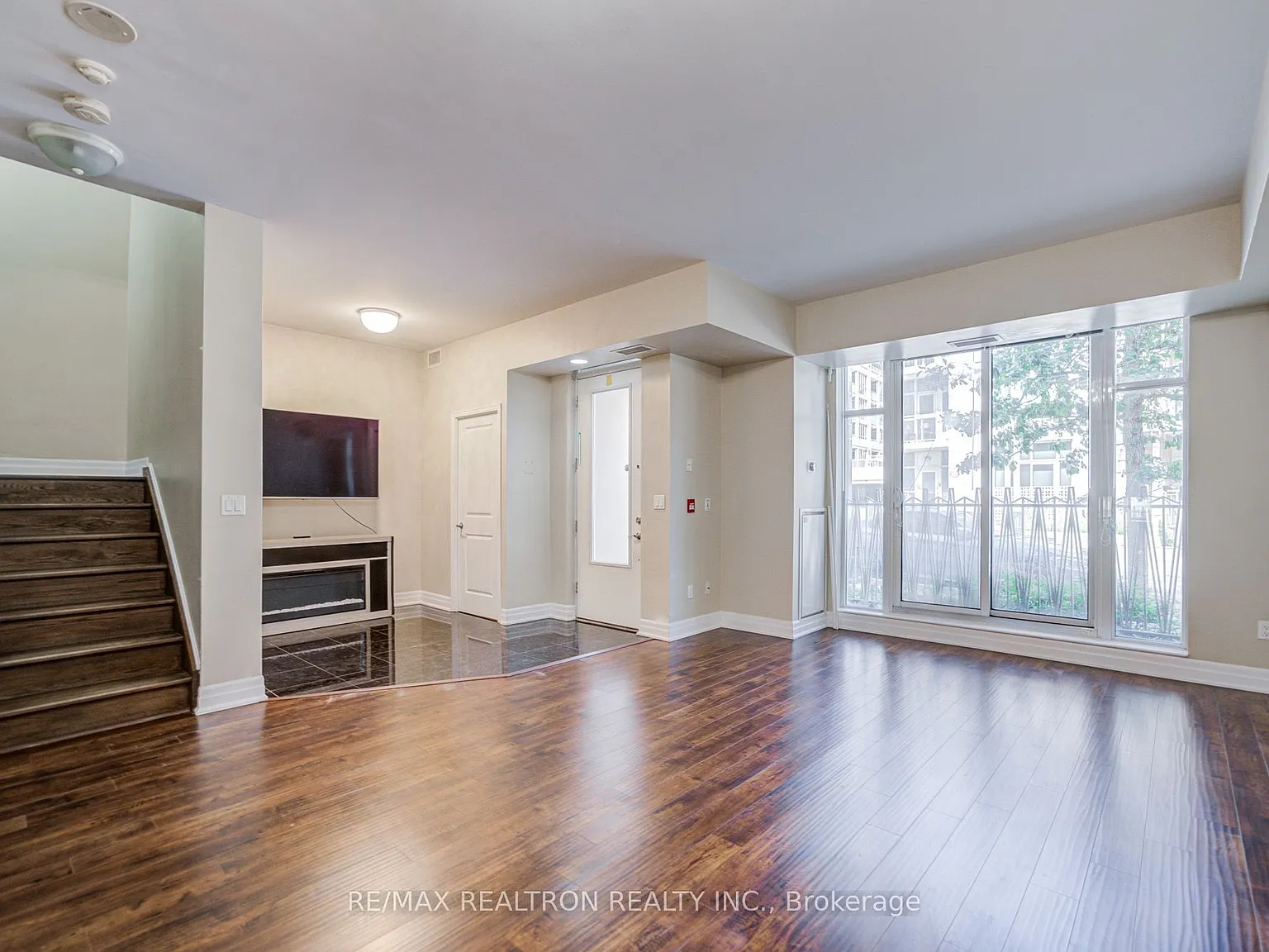 4 bed, $5,000 — Photo 4