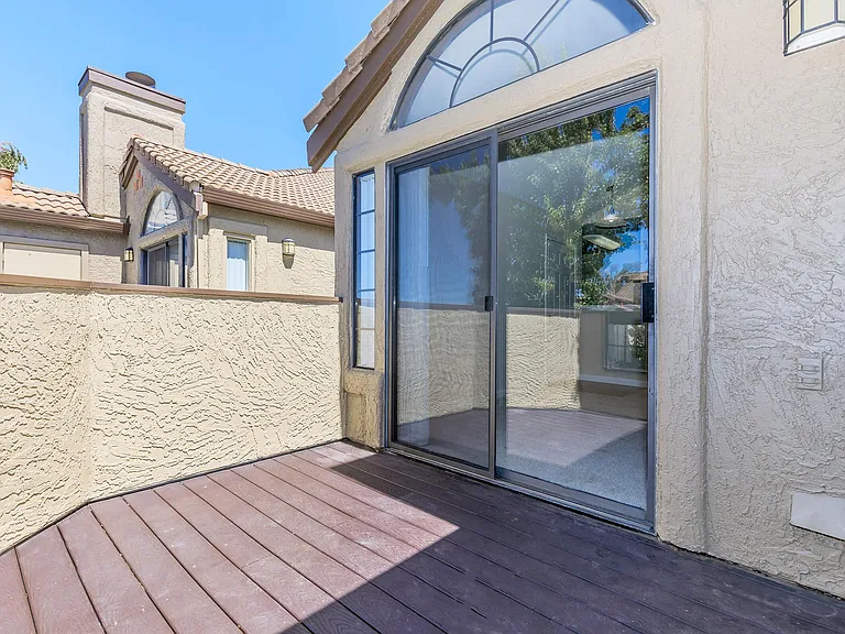 Oak Hills Apartments — Photo 16