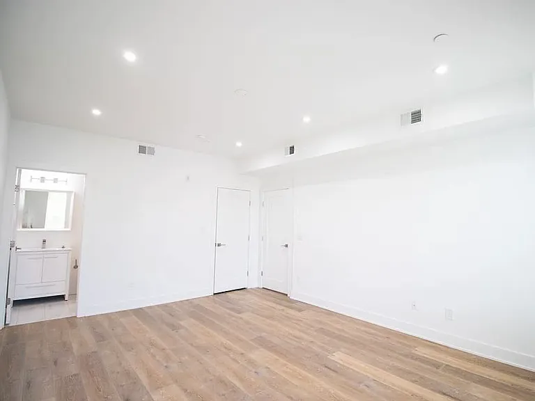1740 N 22nd St #8 — Photo 9