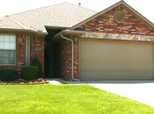 1620 SW 31st St, Moore, OK 73160