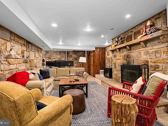 5th image of 1106 Rock Lodge Rd