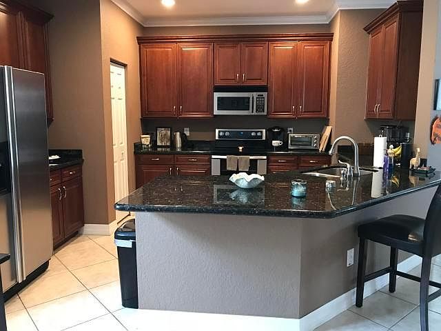 1st image of 290 NE 5th Ave #0