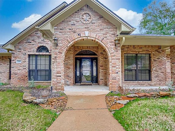 5th image of 246 Broadmoor Dr