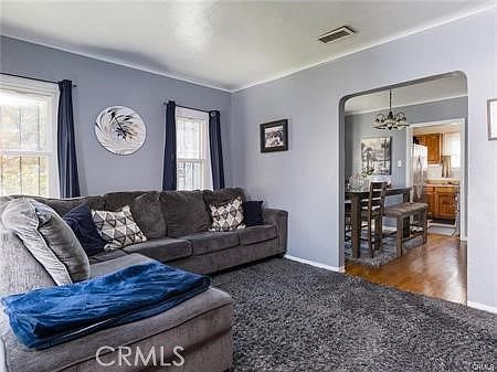 5th image of 701 Walnut St