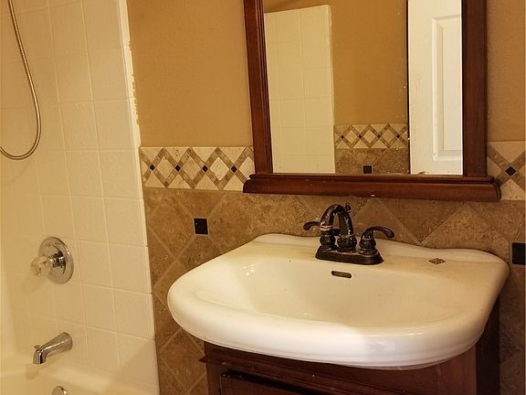 4th image of 21304 40th Ave E