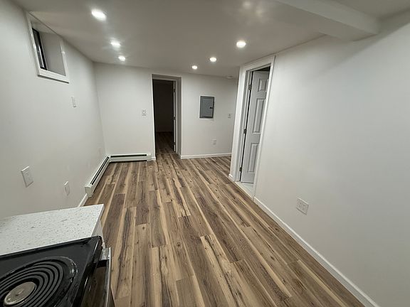 5th image of 128 Campbell Ave #Basement