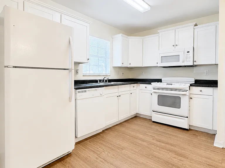 1105 Harold Ave S — Photo 10