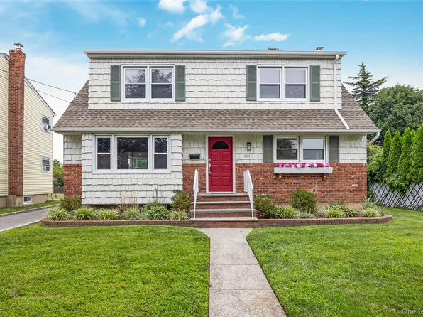 111 Rose Street, Farmingdale, NY 11735