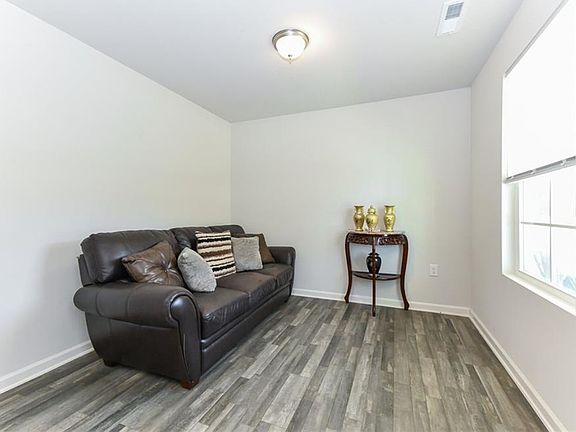 4th image of 644 Byerly Rd