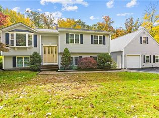 290 Hope Furnace Rd, Hope, RI 02831