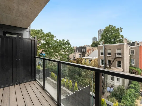 139 Christopher Columbus Drive image 8 of 33