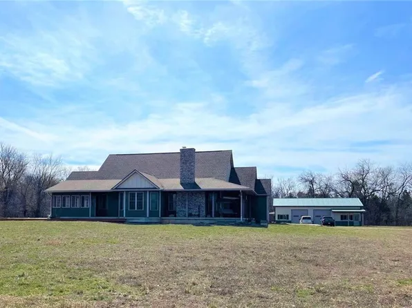 587 250th St, Garland, KS 66741