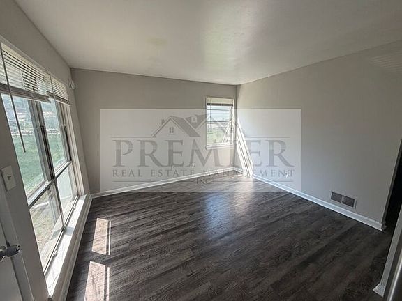 4th image of 6206 E 153rd St APT A