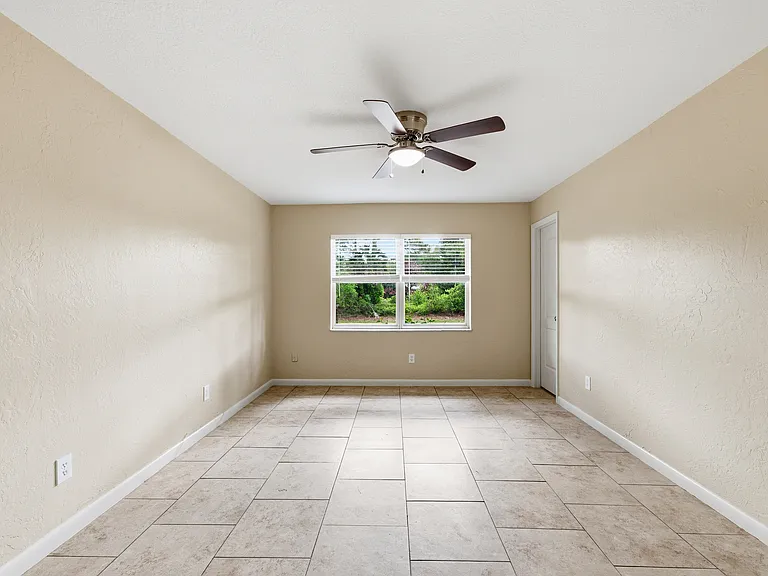 7302 Santa Clara Blvd — Photo 14