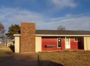 916 Elm St, Medicine Lodge, KS 67104