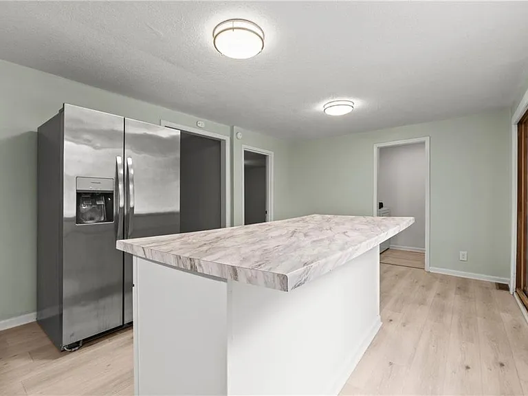 9217 Oak St — Photo 3