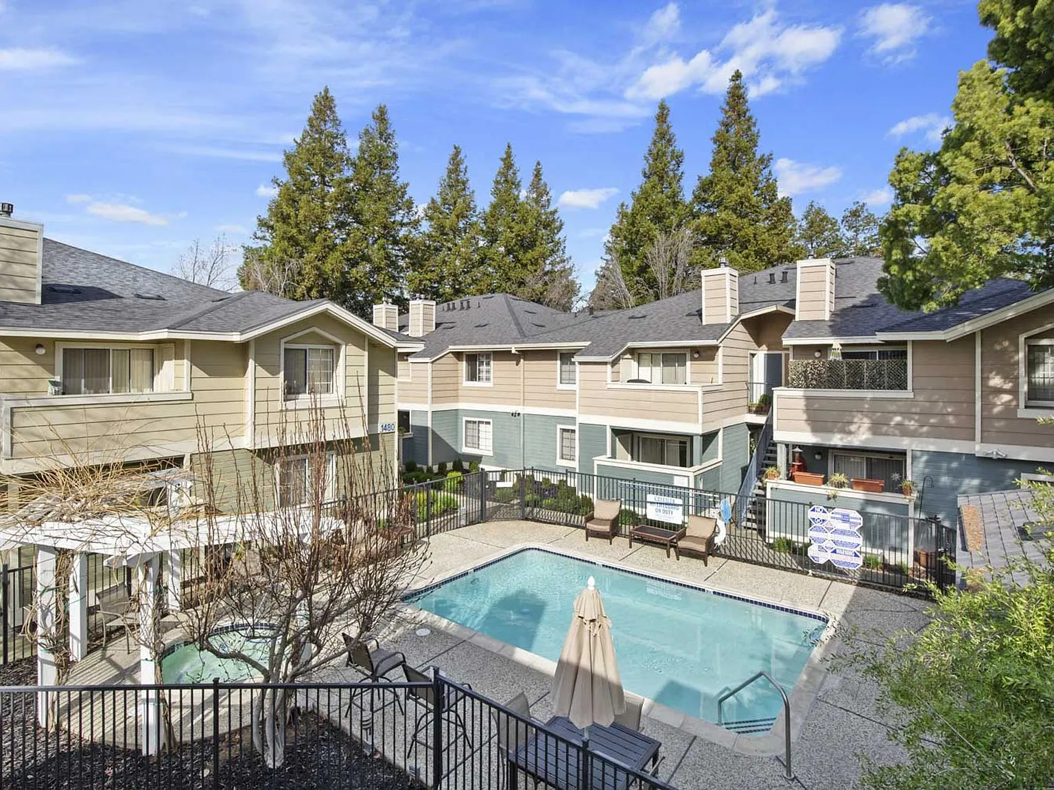Bel Air Apartments — Photo 2