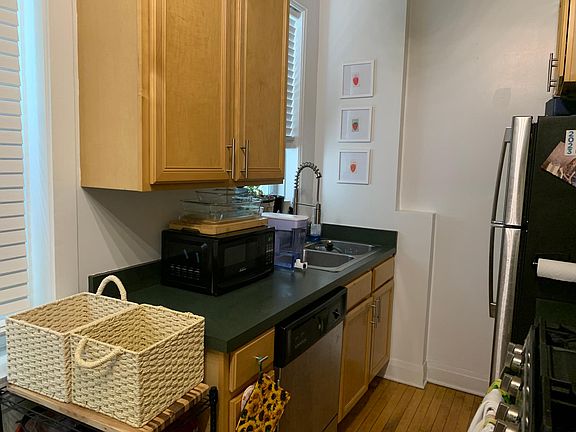 5th image of 1735 W Waveland Ave #1