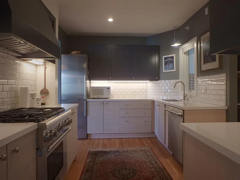 1856 Green St #5 — Photo 6