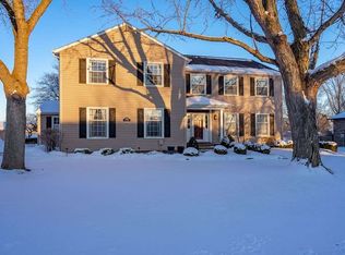 6535 James Rd, Bettendorf, IA 52722