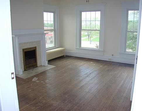 5th image of 410 W Main St