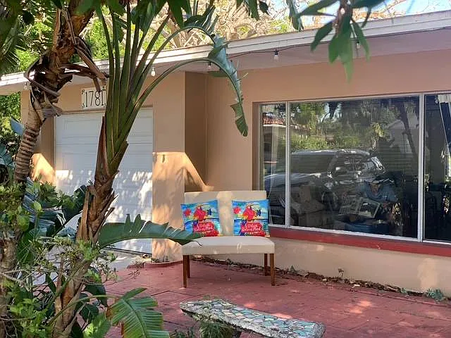 1781 Tyrone Blvd N — Photo 1