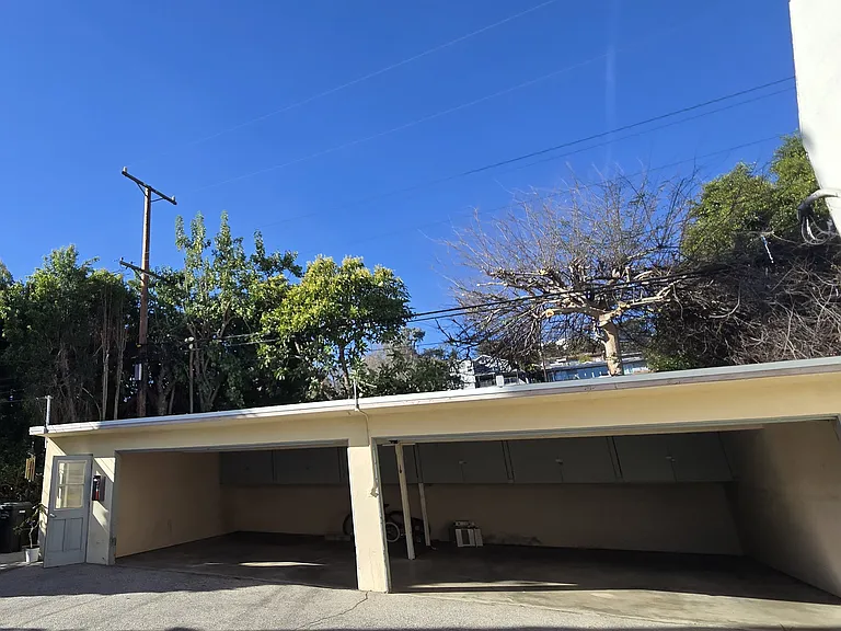 1701 E Chevy Chase Dr — Photo 8