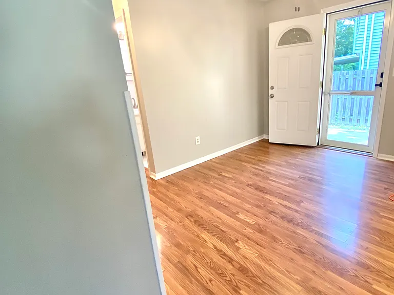 6528 Rosebelle Ave — Photo 7