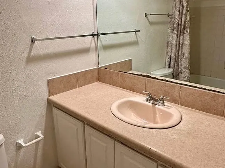 2411 W Hazelwood St #277 — Photo 8