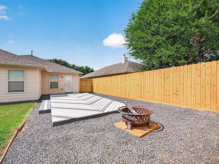 22210 Bellow Glen Dr — Photo 40