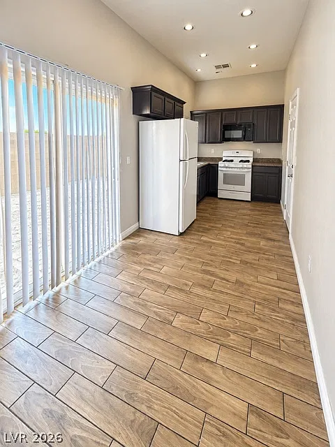 4 bed, 2.5 bath, 1557 sqft, $1,850 — Photo 3