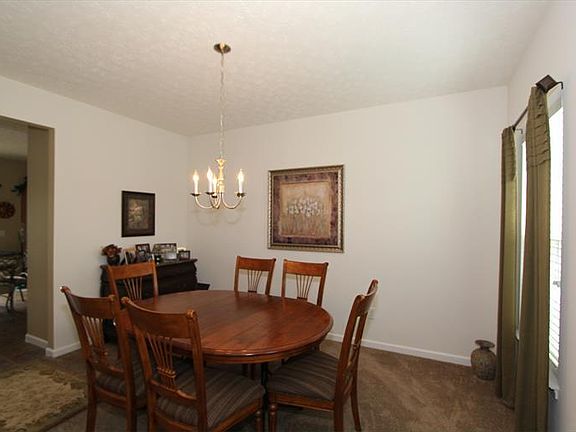 3rd image of 1143 Hayward Cir
