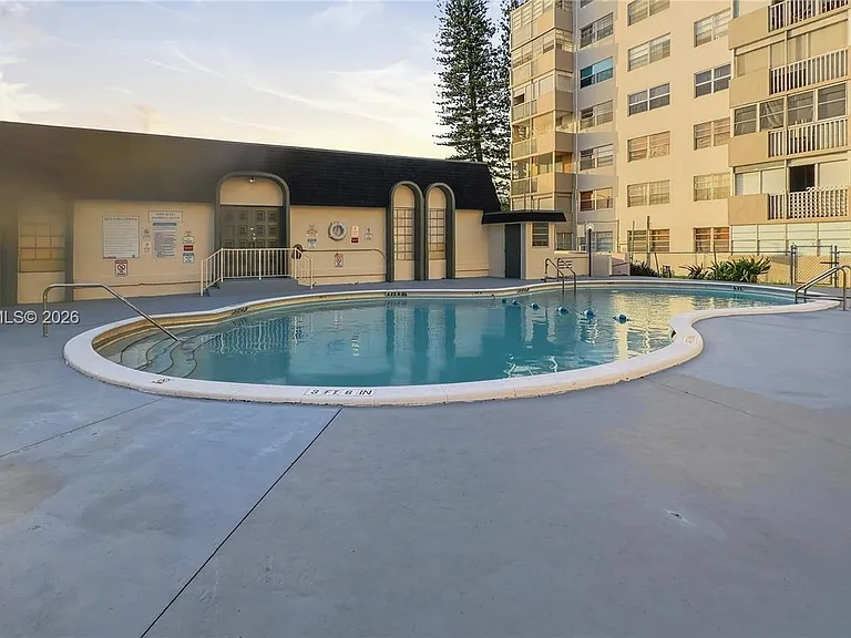 16450 Miami Dr #103 — Photo 28