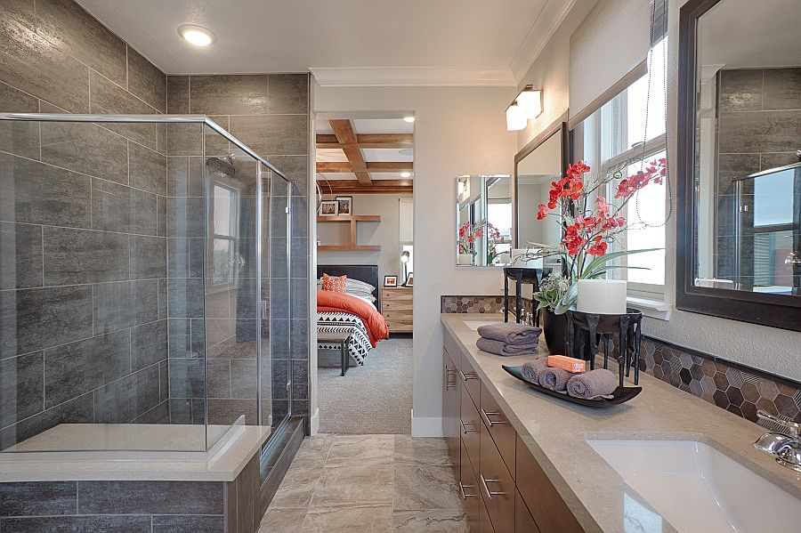 Residence 4 - Master Bathroom