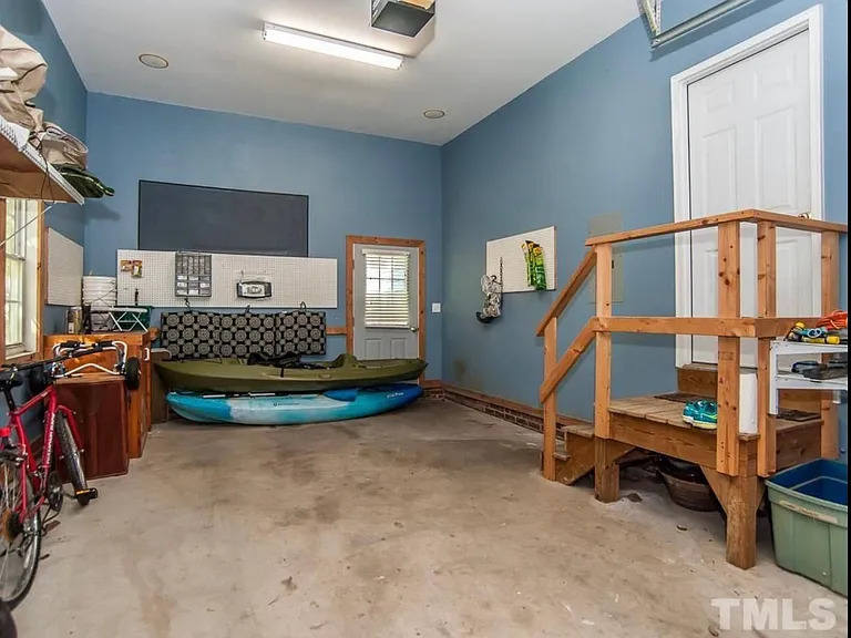 Pine Mill Ln — Photo 18