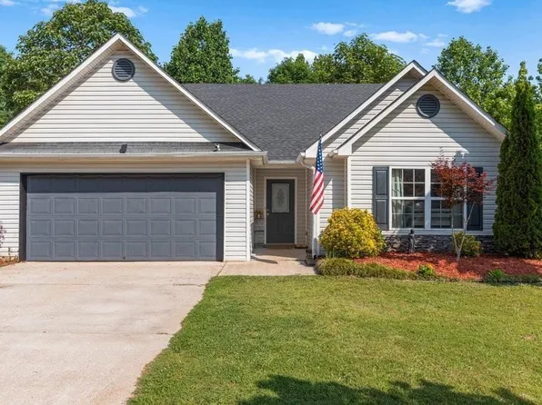 407 Oliver Ridge Dr, Commerce, GA 30529