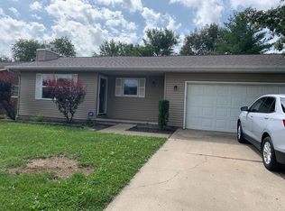 620 Cypress Dr, Chatham, IL 62629